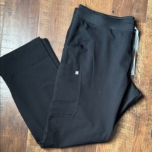 FIGS Kade Cargo Scrub Pants™